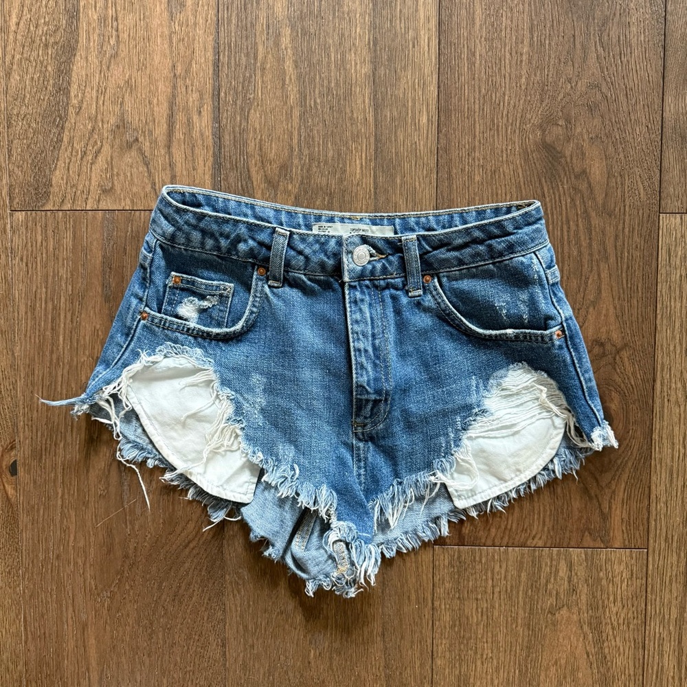 TOPSHOP MOTTO MON Distressed Denim Shorts Bootie Cut Size 4